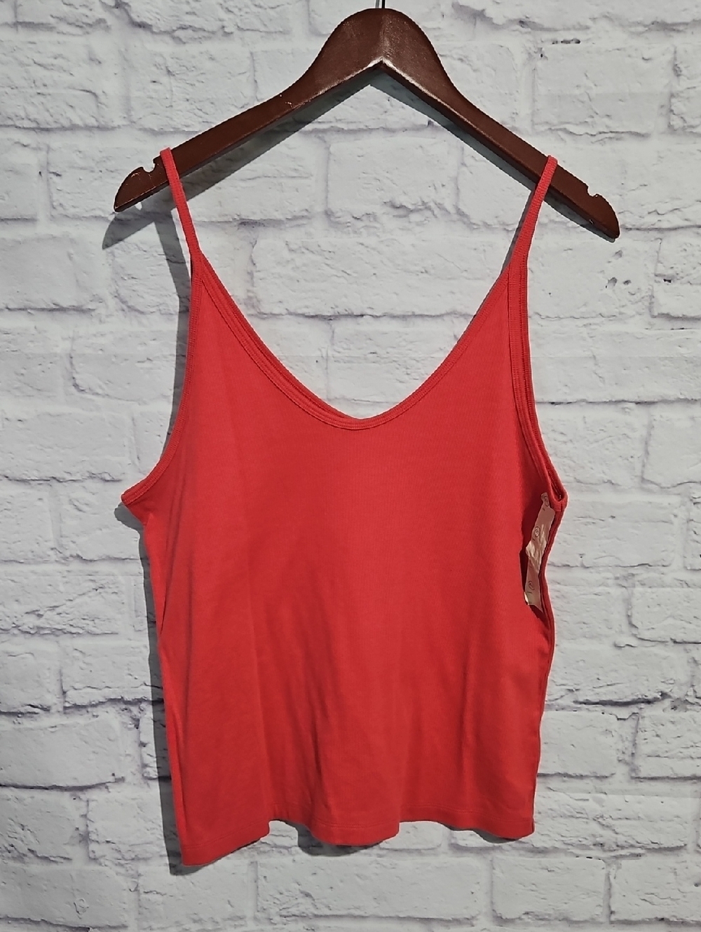 Universal Thread Soft Red V-Neck Camisole Tank